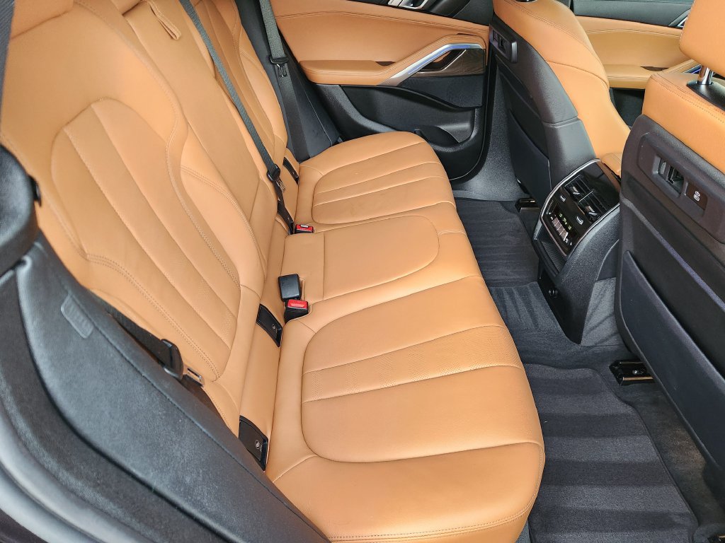 Used 2022 BMW X6 xDrive40i w/ Executive Package AWD/4WD image 32