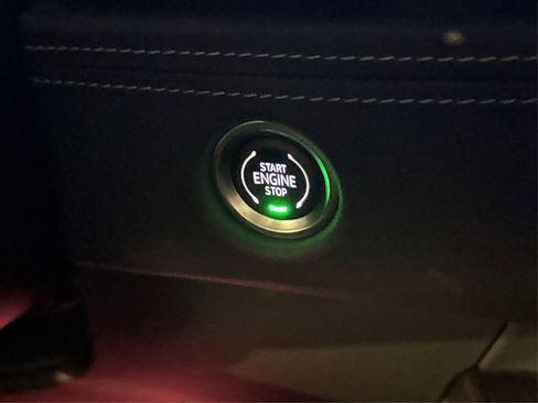 Used 2025 Cadillac Escalade Premium Luxury image 30