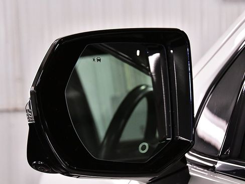 Used 2022 Chevrolet Tahoe High Country image 13