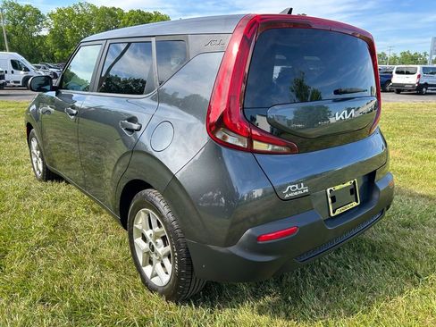 Used 2022 Kia Soul LX w/ Technology Package FWD image 6