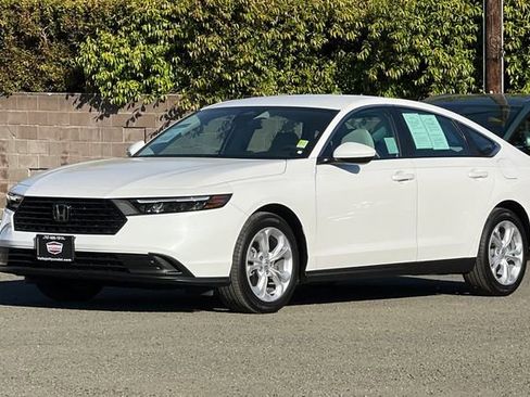 Used 2025 Honda Accord LX image 11