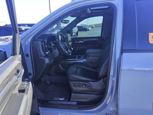 Used 2024 Chevrolet Silverado 2500 LTZ w/ LTZ Plus Package AWD/4WD image 7