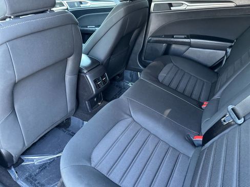 Used 2020 Ford Fusion SE FWD image 11