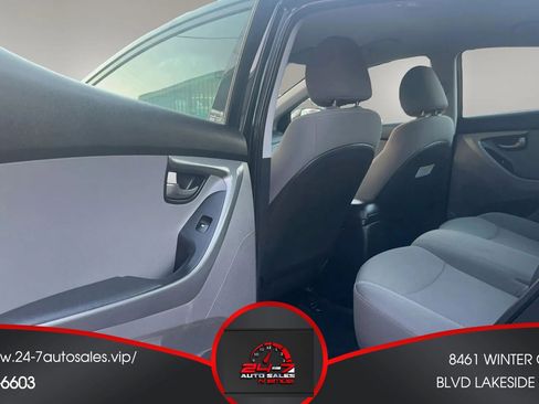 Used 2014 Hyundai Elantra SE FWD image 11