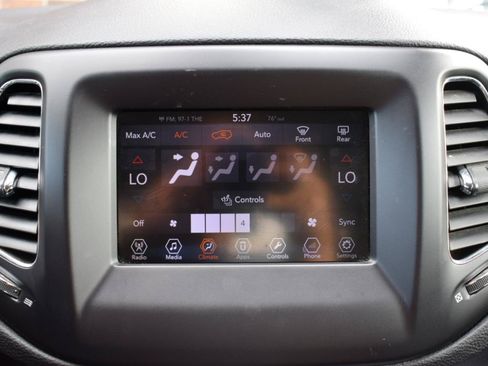Used 2018 Jeep Compass Latitude w/ Popular Equipment Group AWD/4WD image 26