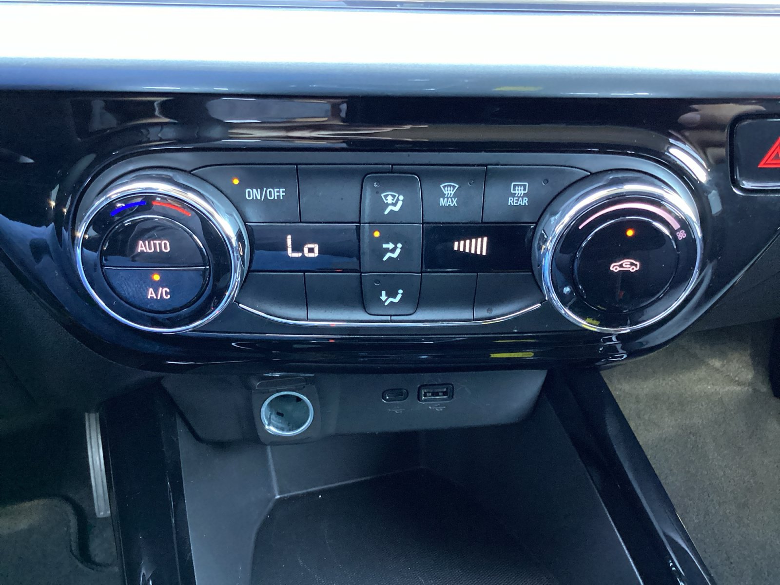 Used 2026 Chevrolet Trax LT FWD image 21