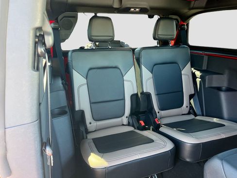 Used 2022 Ford Bronco Wildtrak image 26