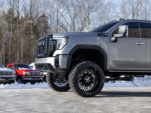 Used 2026 GMC Sierra 3500 Denali Ultimate image 5