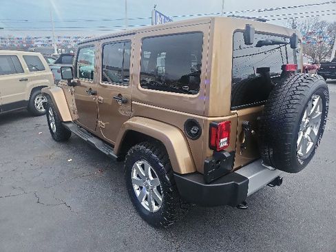 Used 2015 Jeep Wrangler Unlimited Sahara w/ Max Tow Package image 5