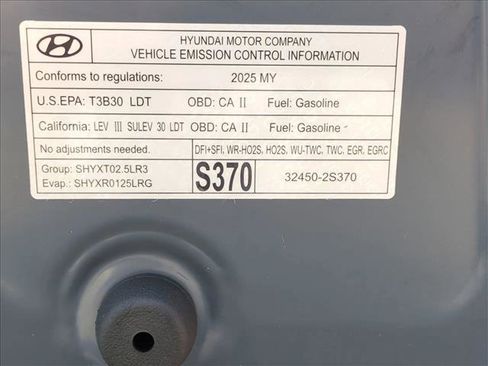 New 2025 Hyundai Tucson Limited image 17