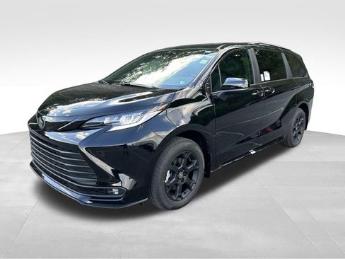 New 2026 Toyota Sienna XLE Woodland Edition AWD/4WD image 1