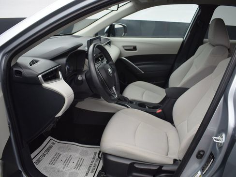 Used 2022 Toyota Corolla Cross LE AWD/4WD image 13