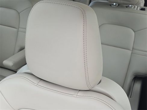 Used 2023 Lincoln Aviator 2WD w/ Premium Package image 15