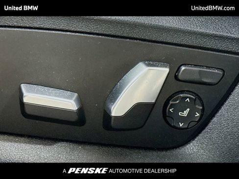 Used 2022 BMW 530e w/ Premium Package image 4