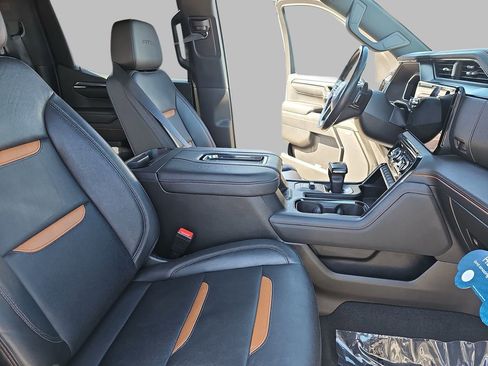 Used 2022 GMC Sierra 1500 AT4 w/ Sierra Safety Plus Package AWD/4WD image 13