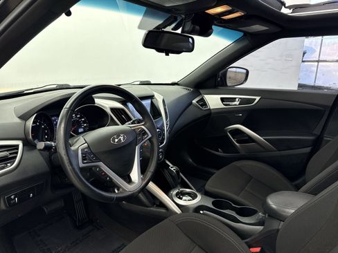 Used 2017 Hyundai Veloster Value Edition image 12