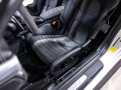 Used 2018 Porsche 911 GT3 image 33