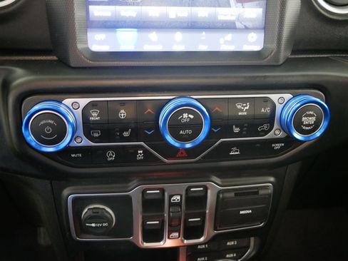 Used 2020 Jeep Gladiator Overland image 23