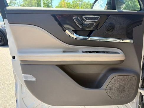 Used 2024 Lincoln Corsair FWD image 10