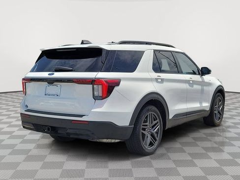 Certified 2025 Ford Explorer ST-Line w/ Premium Package RWD image 5