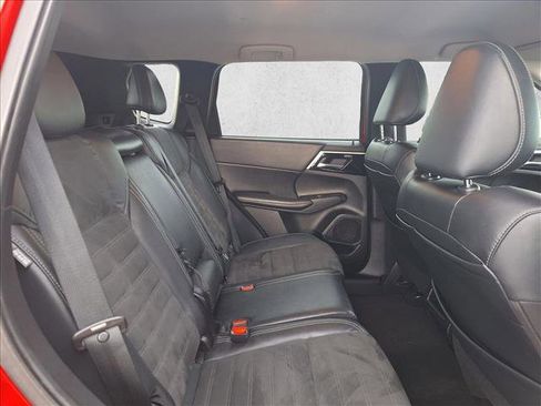 Used 2022 Mitsubishi Outlander SE image 18