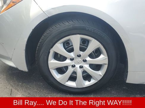 Used 2022 Toyota Corolla LE image 5