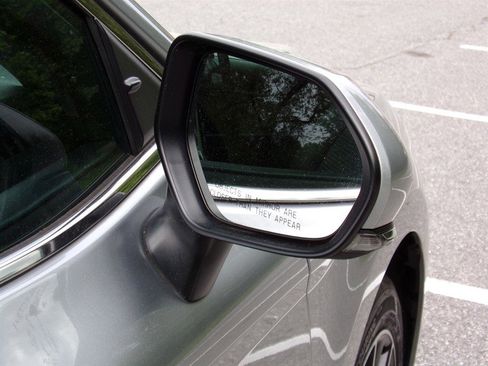 Used 2022 Toyota Camry SE FWD image 13