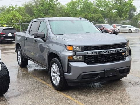 Used 2021 Chevrolet Silverado 1500 Custom image 1