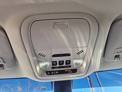 Used 2023 Buick Enclave Avenir w/ Avenir Technology Package AWD/4WD image 21