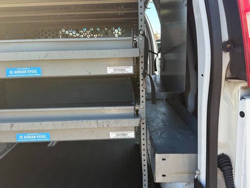 Used 2017 Chevrolet Express 2500 RWD image 22