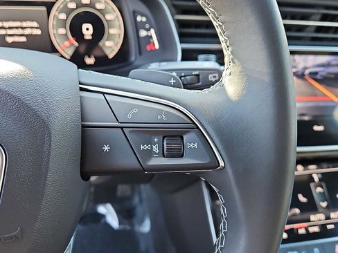 Used 2025 Audi Q7 2.0T Premium w/ Convenience Package image 18