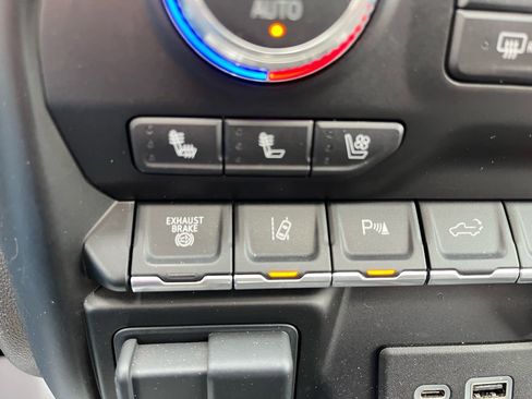 Used 2023 GMC Sierra 2500 Denali w/ Denali Ultimate Package image 15