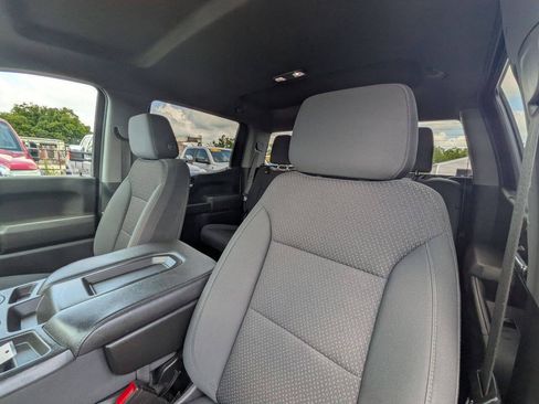 Used 2020 Chevrolet Silverado 1500 Custom w/ Custom Value Package AWD/4WD image 12