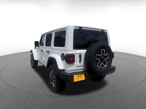 Used 2025 Jeep Wrangler Unlimited Sahara AWD/4WD image 10
