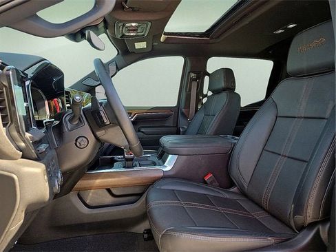 Certified 2024 Chevrolet Silverado 1500 High Country w/ Technology Package image 17