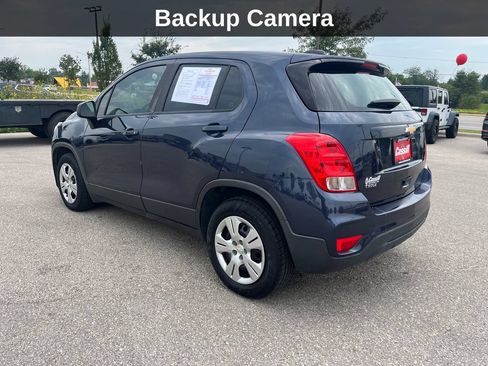 Used 2018 Chevrolet Trax LS w/ LPO, Cargo Package FWD image 3