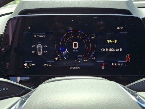 Used 2025 Chevrolet Tahoe High Country AWD/4WD image 18