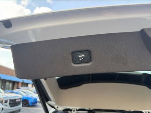 Used 2023 Lincoln Nautilus Reserve AWD/4WD image 17