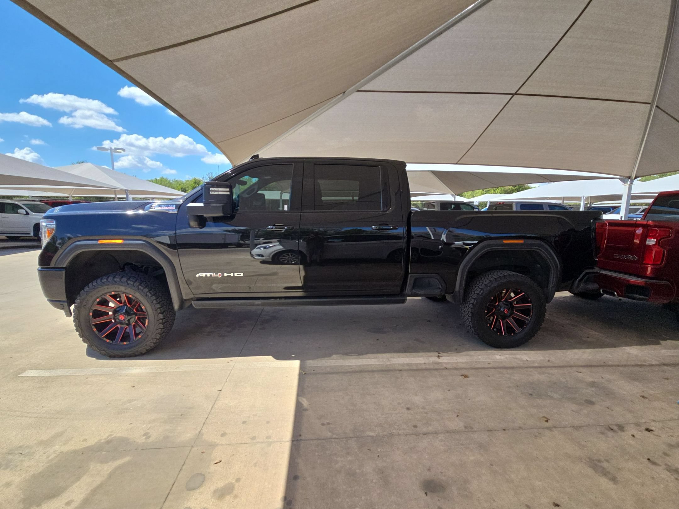 Used 2021 GMC Sierra 2500 AT4 w/ AT4 Premium Plus Package AWD/4WD image 4