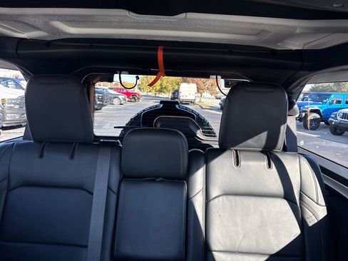 Used 2024 Jeep Wrangler Unlimited Rubicon image 23