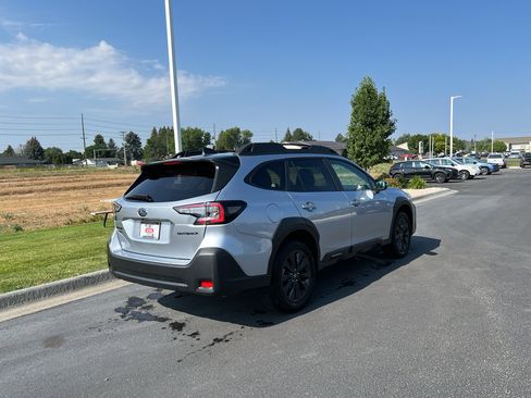 Certified 2025 Subaru Outback Onyx Edition AWD/4WD image 7
