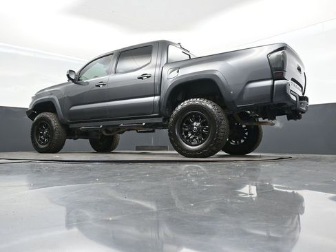 Used 2020 Toyota Tacoma TRD Off-Road image 39