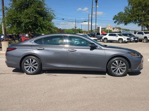 Used 2021 Lexus ES 350 w/ Premium Package FWD image 2