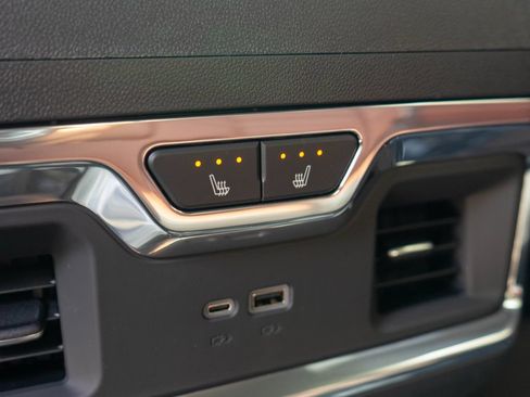 New 2026 GMC Sierra 3500 Denali Ultimate AWD/4WD image 15