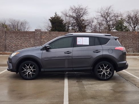 Used 2016 Toyota RAV4 SE image 5