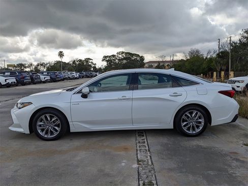 Used 2019 Toyota Avalon XLE image 5