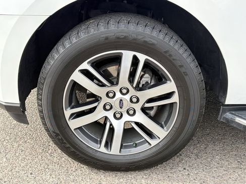 Used 2023 Ford Expedition XLT RWD image 33