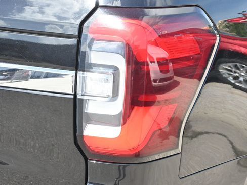 Certified 2024 Ford Expedition Limited RWD image 18