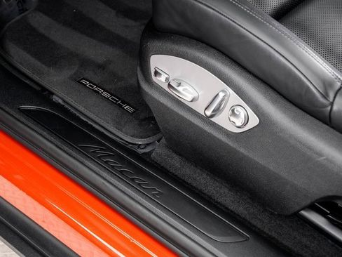 Used 2024 Porsche Macan image 12