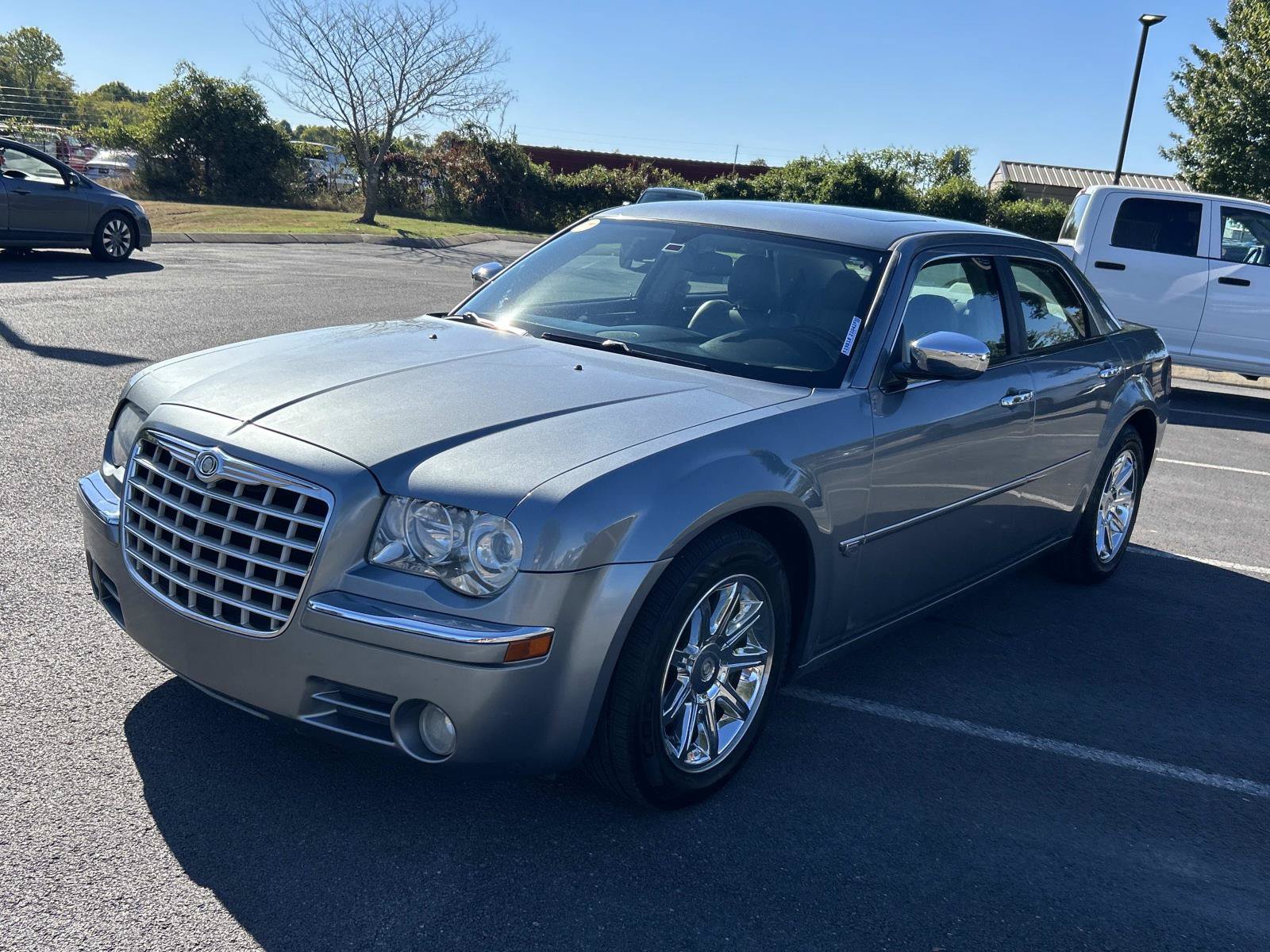 Used 2006 Chrysler 300 C w/ Navigation & Sound Group II RWD image 8